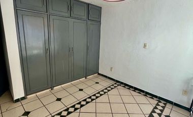 CASA EN RENTA CHAPALITA LAS FUENTES