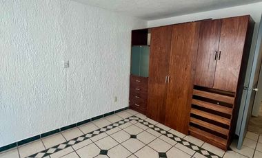 CASA EN RENTA CHAPALITA LAS FUENTES