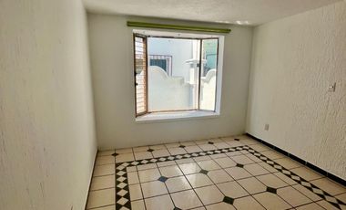 CASA EN RENTA CHAPALITA LAS FUENTES