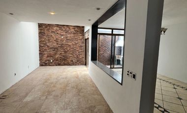 CASA EN RENTA CHAPALITA LAS FUENTES