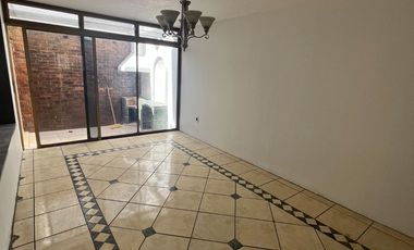 CASA EN RENTA CHAPALITA LAS FUENTES