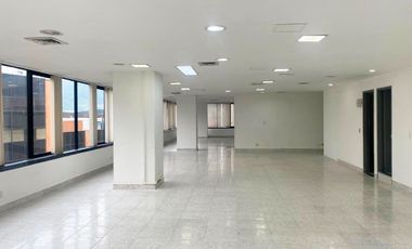 Venta de oficina en Milla de Oro, Poblado