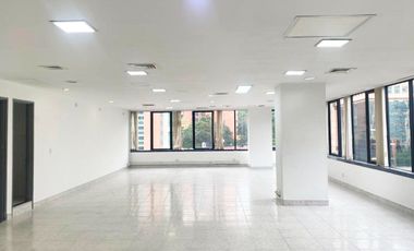 Venta de oficina en Milla de Oro, Poblado