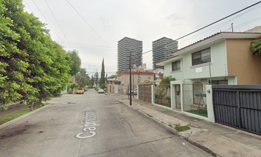 Venta de Casa cerca a Plaza Sania y plaza Universidad en Zapopan Jalisco