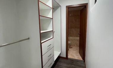 SUITE DE VENTA, Sector Av. Primero de Mayo D359