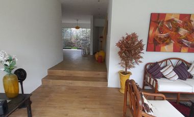 SE ALQUILA LINDA CASITA CON AMPLIO JARDÍN EN PACHACAMAC
