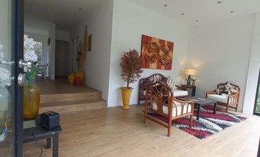 SE ALQUILA LINDA CASITA CON AMPLIO JARDÍN EN PACHACAMAC