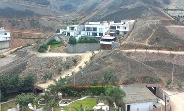 SE ALQUILA LINDA CASITA CON AMPLIO JARDÍN EN PACHACAMAC