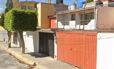 CASA EN TULTITLAN IZCALLI DEL VALLE A 10 MINUTOS DEL SUBURBAN DE LECEHERIA