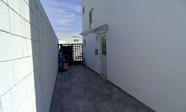 Casa Amueblada en Renta en Arezzo Residencial, Dominio Cumbres