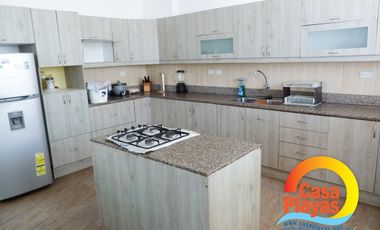 Casa Playas con Piscina de Venta en Villamil, Via a Data Km 6, a Pasos del Mar