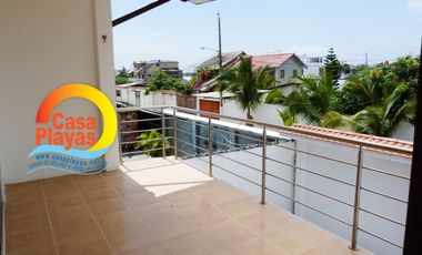 Casa Playas con Piscina de Venta en Villamil, Via a Data Km 6, a Pasos del Mar