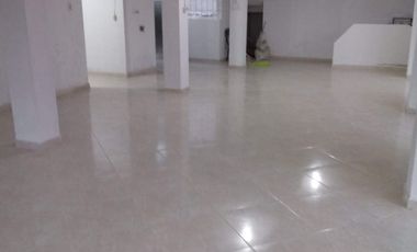 VENDO EXCELENTE CASA CON USO COMERCIAL EN EL CENTRO DE FUSAGASUGÁ, CUNDINAMARCA