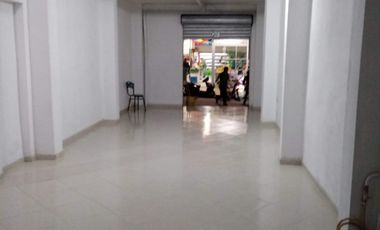VENDO EXCELENTE CASA CON USO COMERCIAL EN EL CENTRO DE FUSAGASUGÁ, CUNDINAMARCA