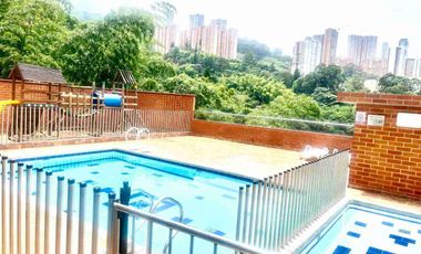 Venta de apartamento Sabaneta, remodelado con precio de Oportunidad. zona plana .