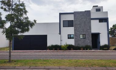 Casa en venta fraccionamiento residencial pradea del sur