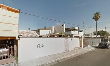 CASA EN RECUPERACIÓN!!! EN AV. DE LOS NARANJOS 309