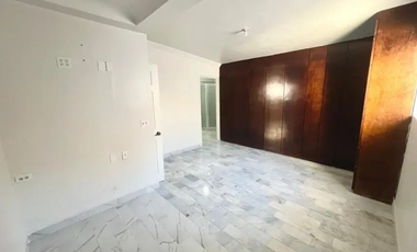 CASA EN RECUPERACIÓN!!! EN AV. DE LOS NARANJOS 309