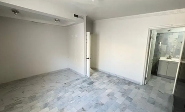 CASA EN RECUPERACIÓN!!! EN AV. DE LOS NARANJOS 309