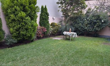 Excelente zona residencial de San Isidro, casa como terreno para proyecto exclusivo