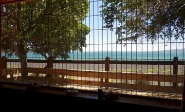 Hermosa casa orilla de lago  a pasos del centro de Pucon