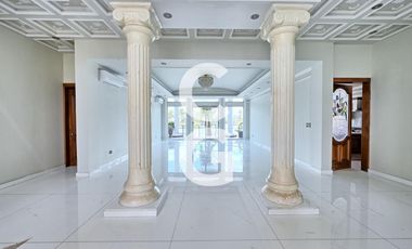 Casa en Venta en Cancún en Residencial Lagos del sol a Pie del Lago