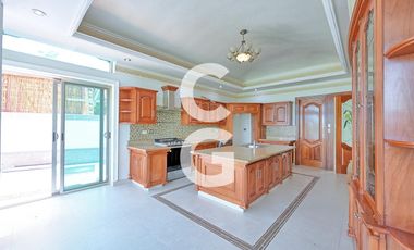 Casa en Venta en Cancún en Residencial Lagos del sol a Pie del Lago