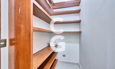 Casa en Venta en Cancún en Residencial Lagos del sol a Pie del Lago