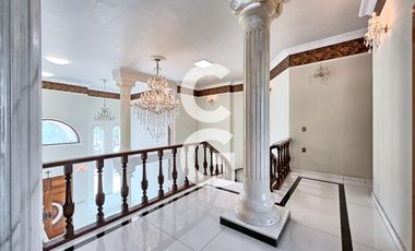 Casa en Venta en Cancún en Residencial Lagos del sol a Pie del Lago