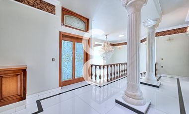 Casa en Venta en Cancún en Residencial Lagos del sol a Pie del Lago