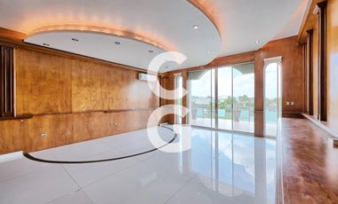 Casa en Venta en Cancún en Residencial Lagos del sol a Pie del Lago