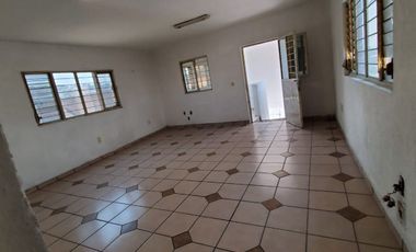 RENTA DE BODEGA EN COL DURAZNERA  TLAQUEPAQUE