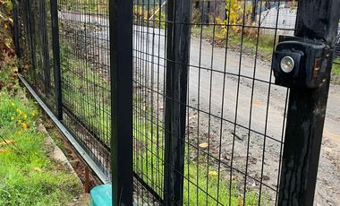 Se vende casa de campo en parcela con piscina, tinaja y gran equipamiento.