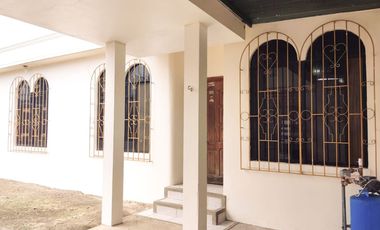 Casas en venta Portoviejo norte 5 habitaciones, patio gigante y precio único