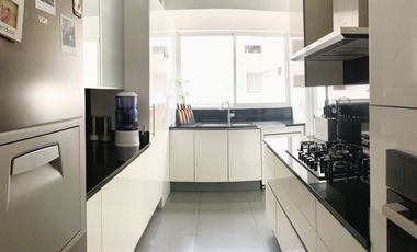 Impecable y Espectacular Flat en San Isidro por sus magníficos acabados, distribución y ubicación.