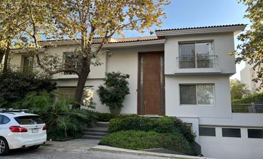MAGNIFICA RESIDENCIA EN RENTA