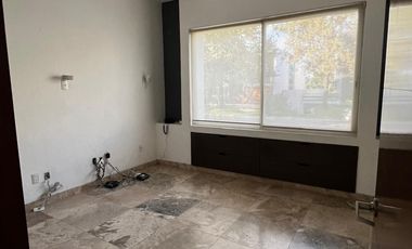 MAGNIFICA RESIDENCIA EN RENTA