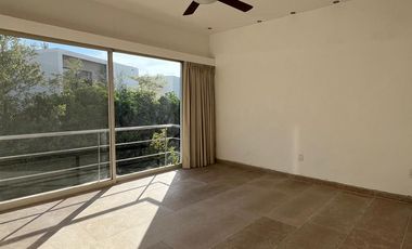 MAGNIFICA RESIDENCIA EN RENTA