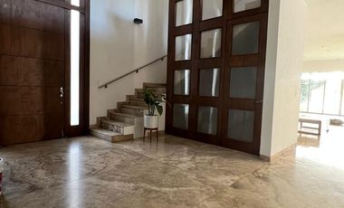 MAGNIFICA RESIDENCIA EN RENTA