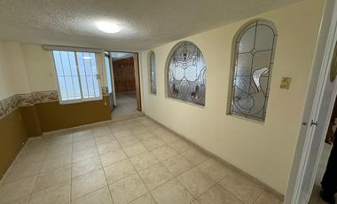 CASA BIEN UBICADA EN FRACCIONAMIENTO LOMAS ALTAS, TOLUCA, 4 RECAMARAS