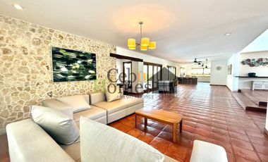 Spacious Tropical 4 Bedroom House with Pool in Mandaue for Rent