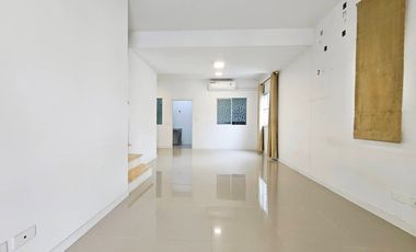 Rare Opportunity! Affordable 2-Storey Townhome for Sale Baan Pruksa 107 Tiwanon–Rangsit Project Convenient location near Si Saman Expressway and Tiwa
