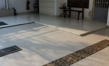 SEWA dan JUAL Rumah 2 Lt, Strategis, Dekat Mal Kelapa Gading
