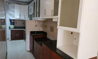 SEWA dan JUAL Rumah 2 Lt, Strategis, Dekat Mal Kelapa Gading