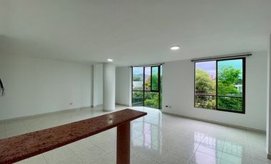Extraordinario apartamento en Santa Mónica con 100 m2 3 alcobas y 2 baños. Doquebradas.
