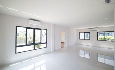 Save Half a Million! Cheaper Than Buying Direct from the Developer! Like New – Never Occupied! Single House for Sale at Centro Thawi Watthana