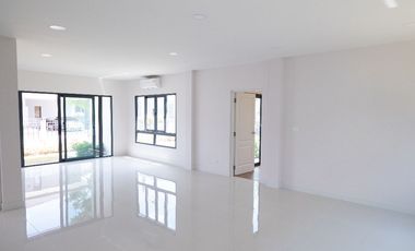 Save Half a Million! Cheaper Than Buying Direct from the Developer! Like New – Never Occupied! Single House for Sale at Centro Thawi Watthana
