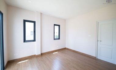 Save Half a Million! Cheaper Than Buying Direct from the Developer! Like New – Never Occupied! Single House for Sale at Centro Thawi Watthana