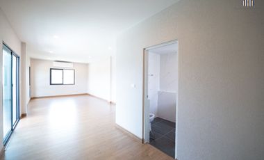 Save Half a Million! Cheaper Than Buying Direct from the Developer! Like New – Never Occupied! Single House for Sale at Centro Thawi Watthana
