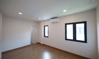 Save Half a Million! Cheaper Than Buying Direct from the Developer! Like New – Never Occupied! Single House for Sale at Centro Thawi Watthana